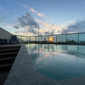 https://vila-ocenica-3x2.portodegalinhashotels.com